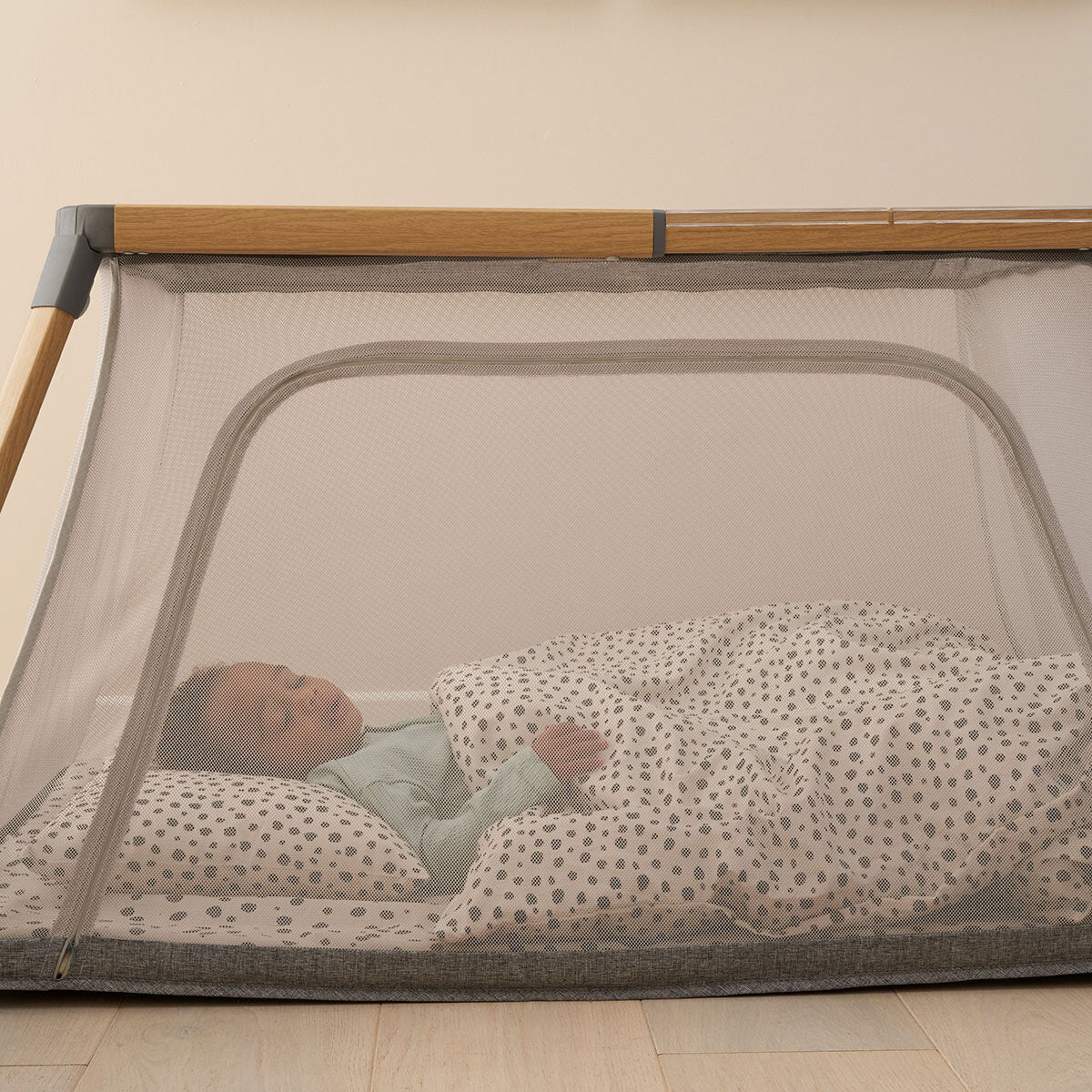 Cozee Go Day & Night Travel Cot Bundle, Oak & Charcoal Finish